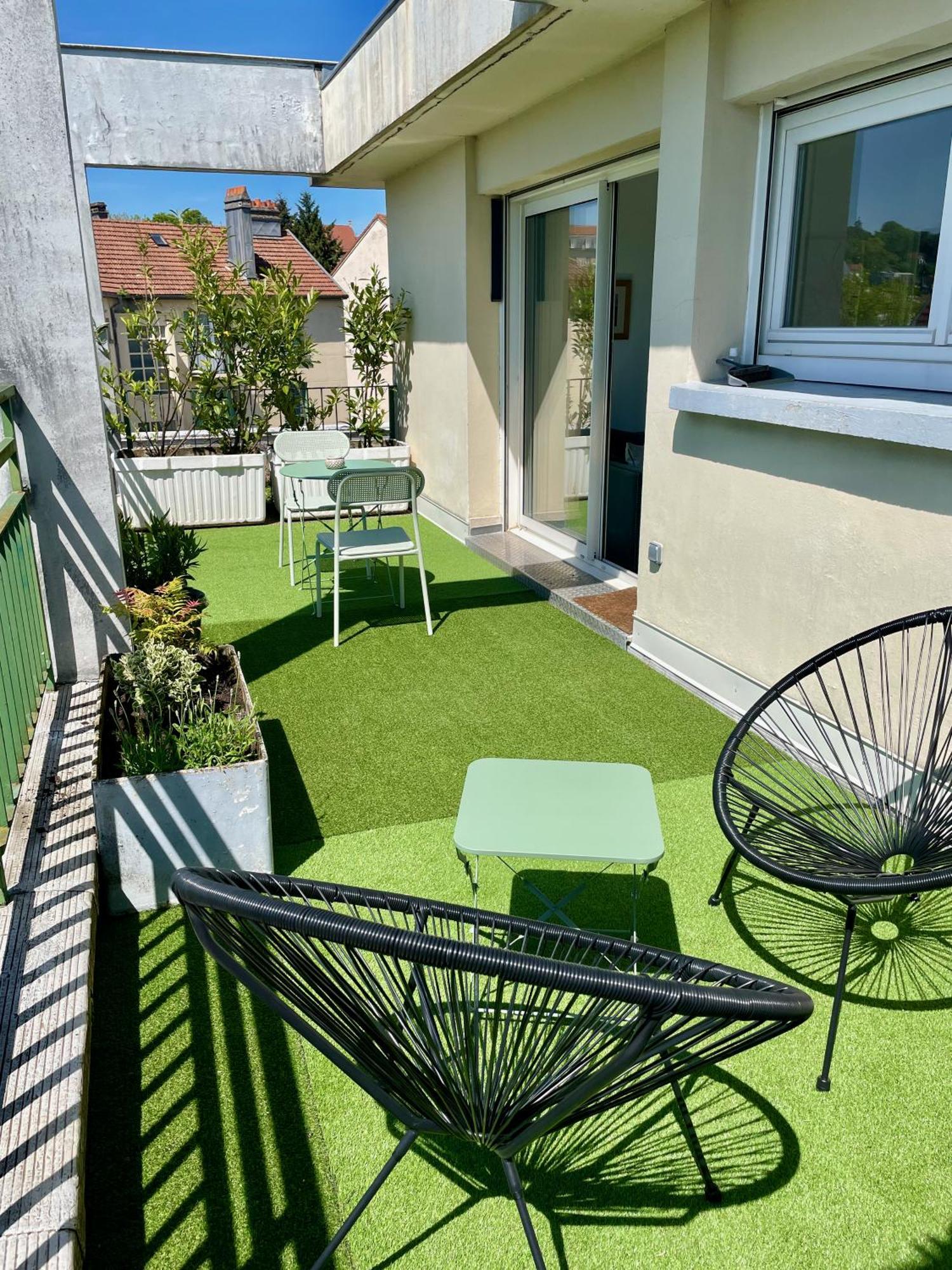 Appartement Avec Terrasse Et Parking Gratuit Accole Montbeliard Exterior photo